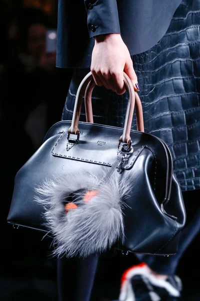 Look 70